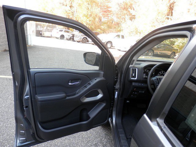Used 2025 Nissan Frontier SV AWD/4WD image 15