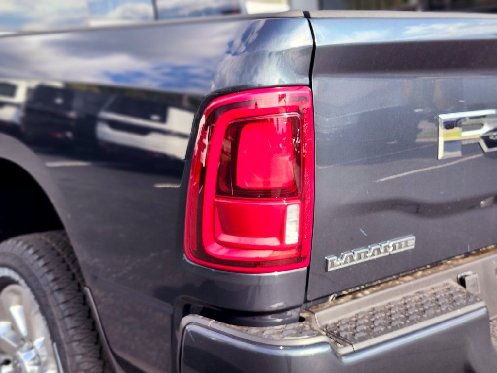 New 2027 RAM 2500 Laramie AWD/4WD image 9