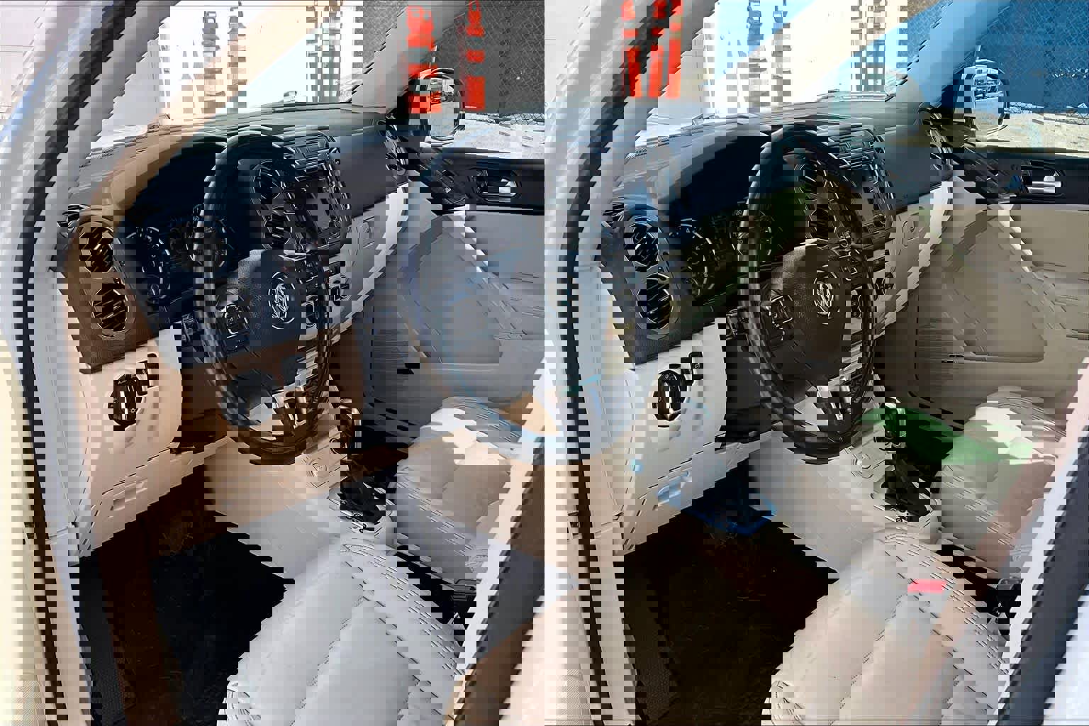 Used 2016 Volkswagen Tiguan SEL image 18