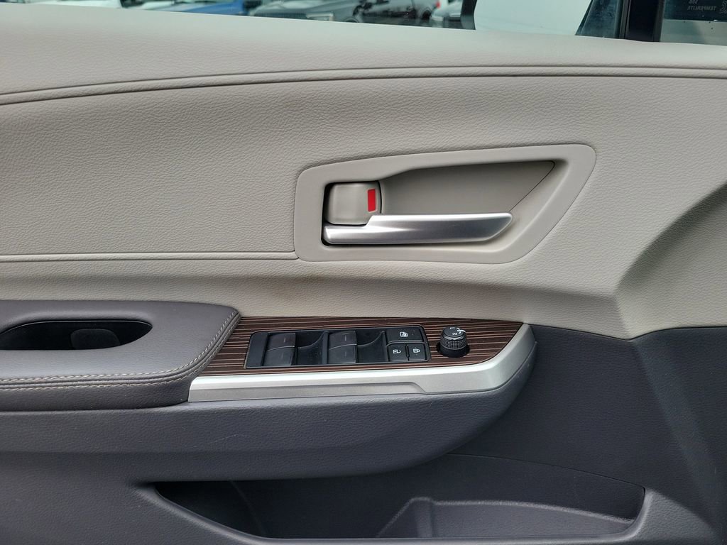 Used 2022 Toyota Sienna XLE image 20