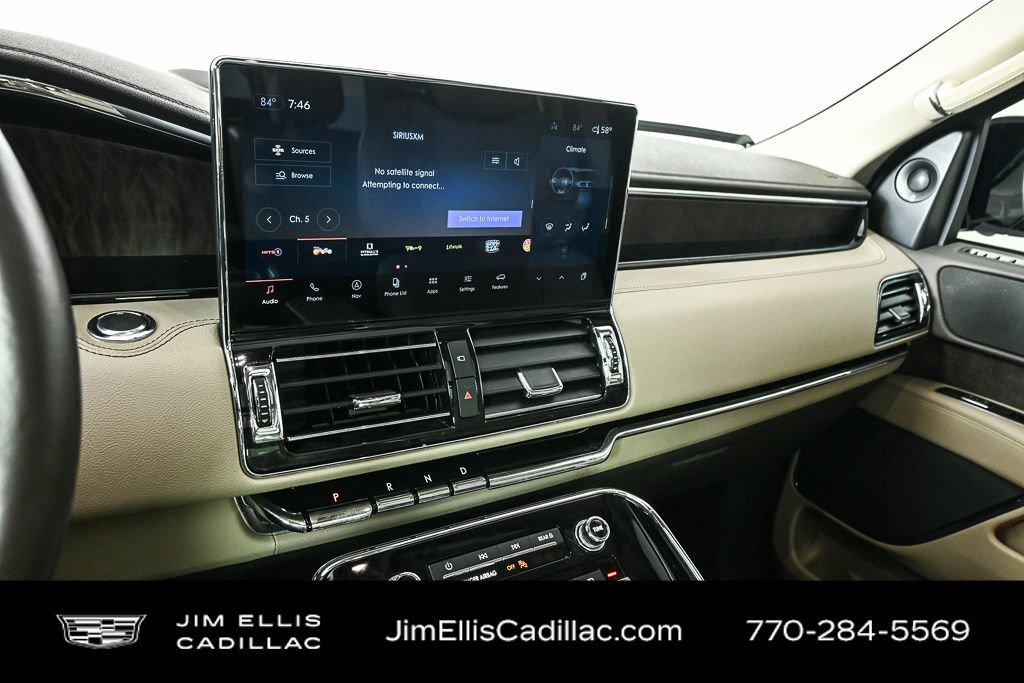 Used 2022 Lincoln Navigator Reserve image 12