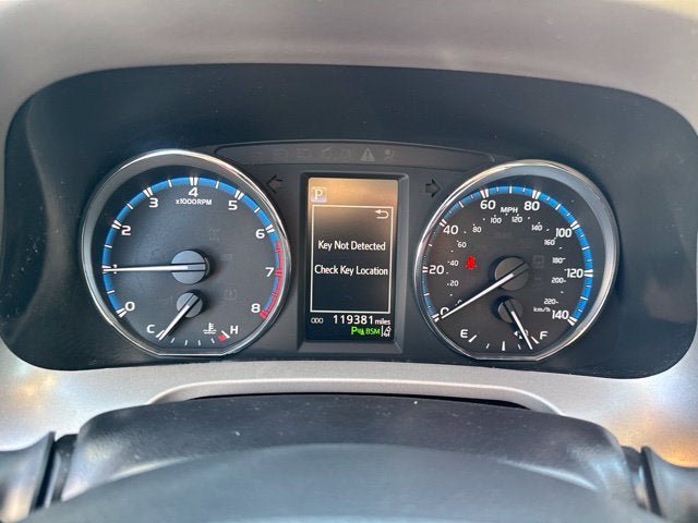 Used 2016 Toyota RAV4 Limited FWD image 13