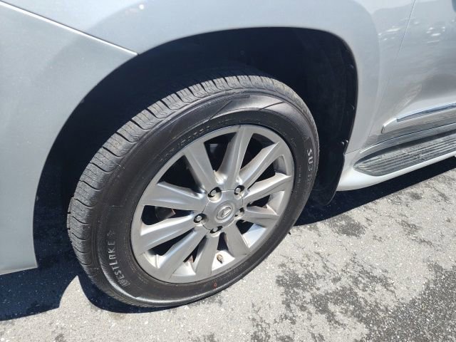 Used 2011 Lexus LX 570 4WD w/ Luxury Pkg image 12