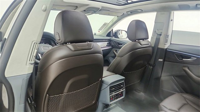 Used 2023 Audi Q8 Prestige w/ Prestige Package image 32