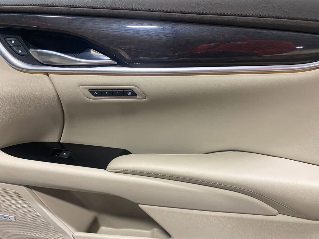 Used 2014 Cadillac XTS Platinum image 26