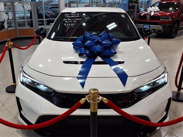 Used 2024 Honda Civic Type R image 2