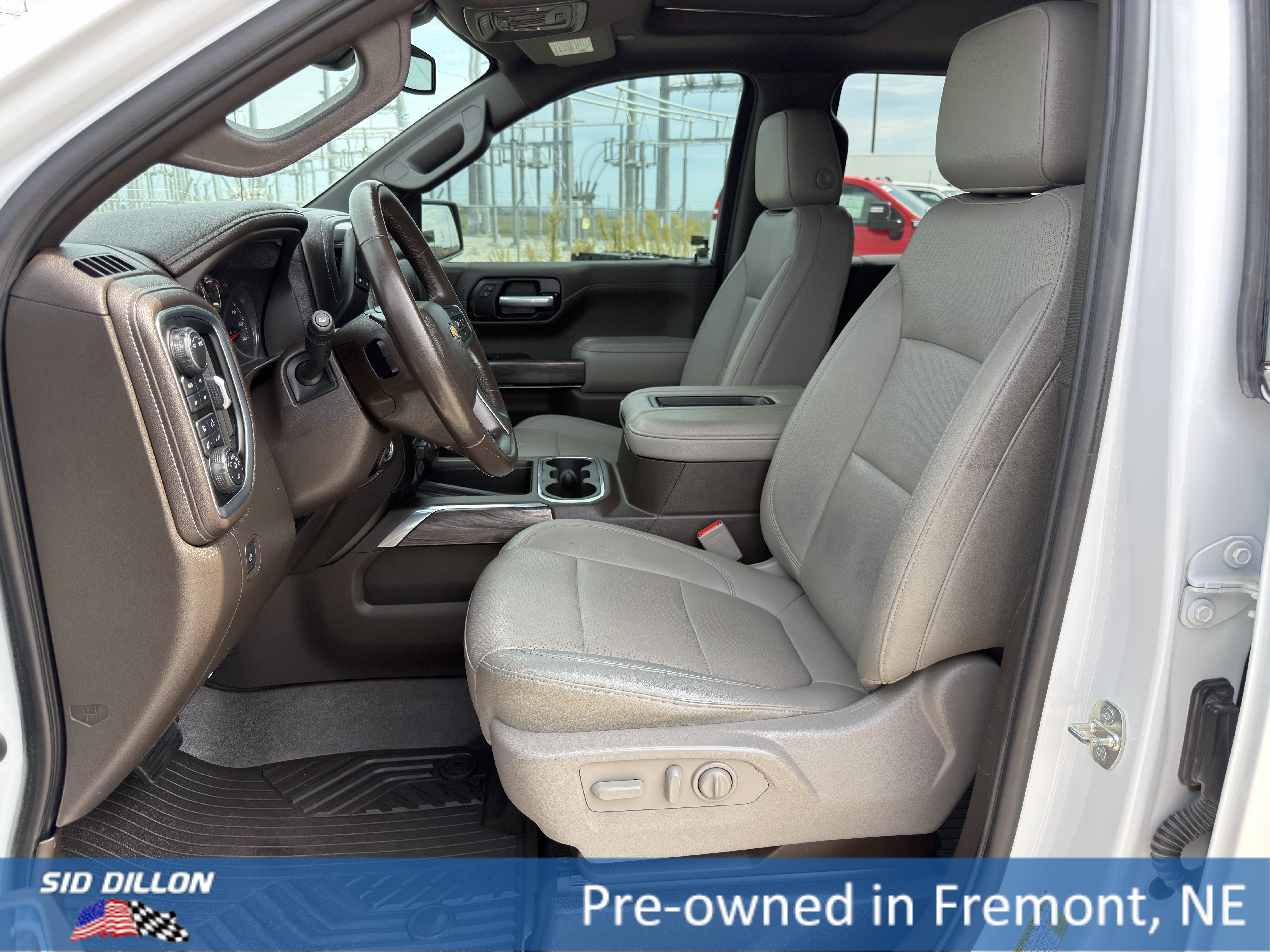 Used 2021 Chevrolet Silverado 1500 LTZ w/ LTZ Premium Package AWD/4WD image 16
