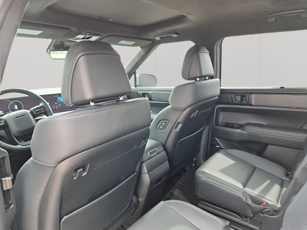 Used 2025 Hyundai Santa Fe Calligraphy image 18