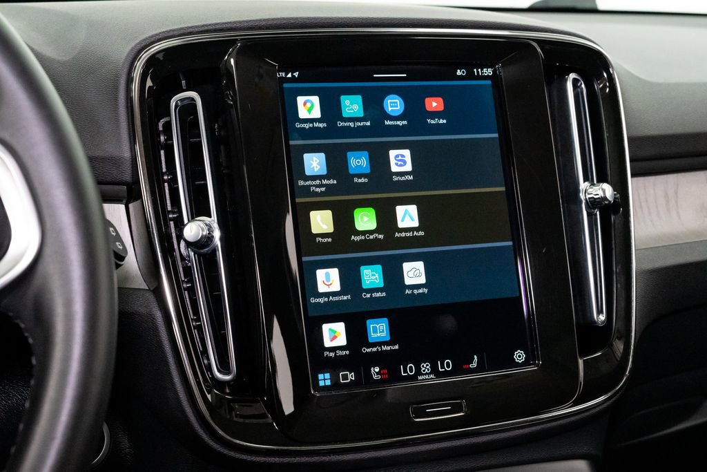 Used 2024 Volvo XC40 B5 Plus w/ Climate Package image 18