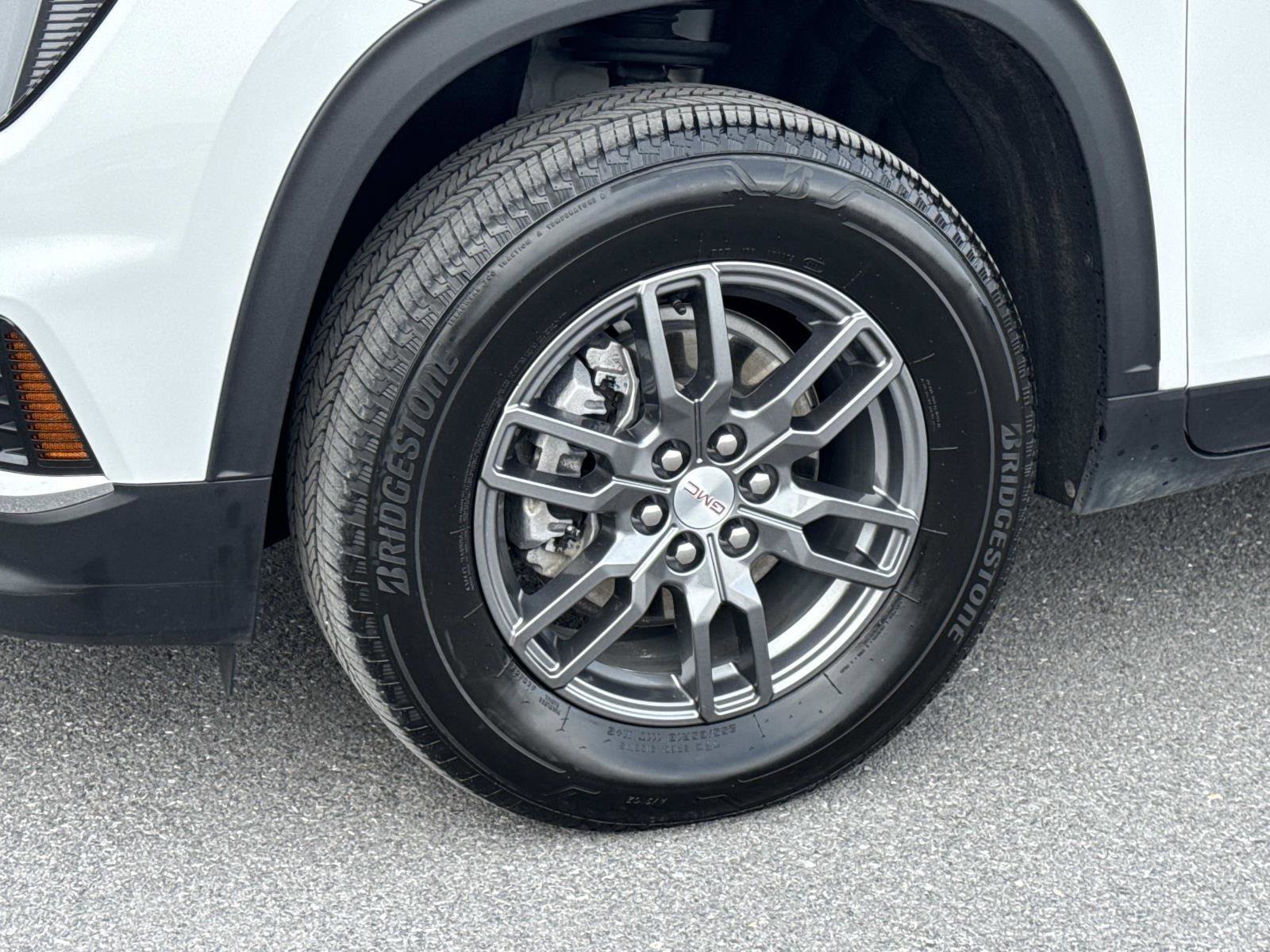 Used 2025 GMC Acadia Elevation image 29