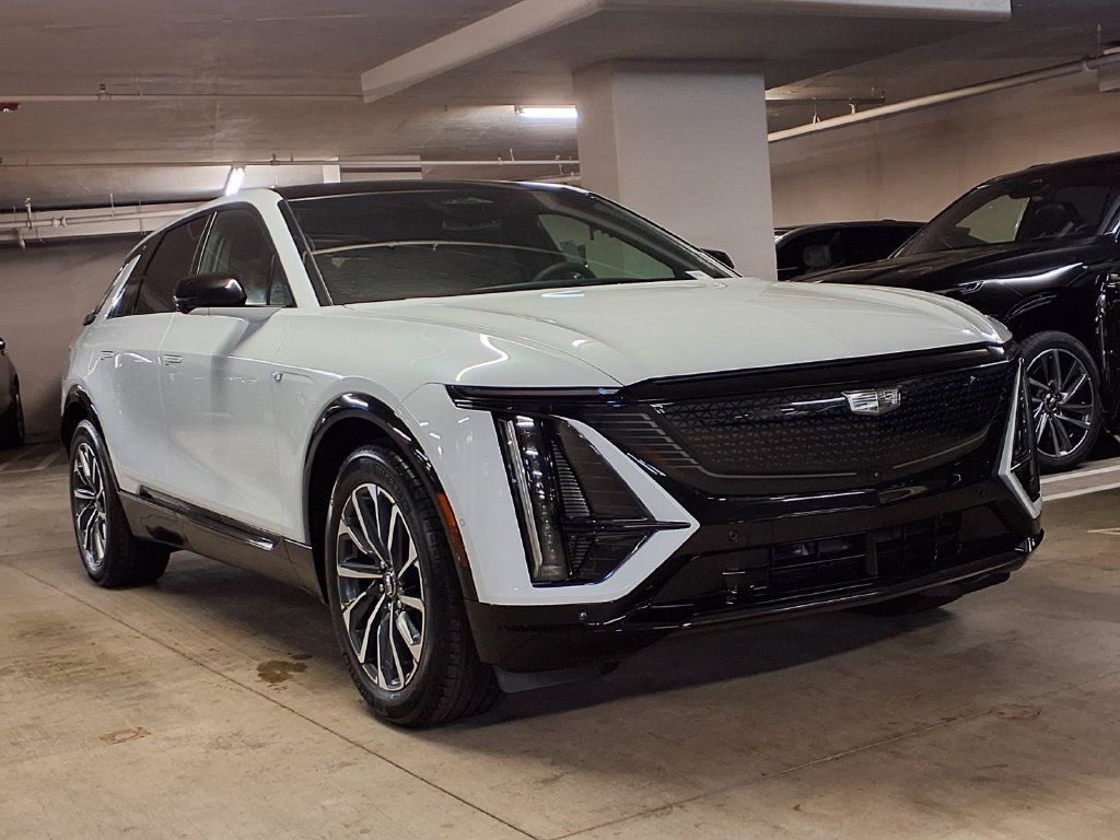 New 2027 Cadillac Lyriq Sport AWD/4WD image 3