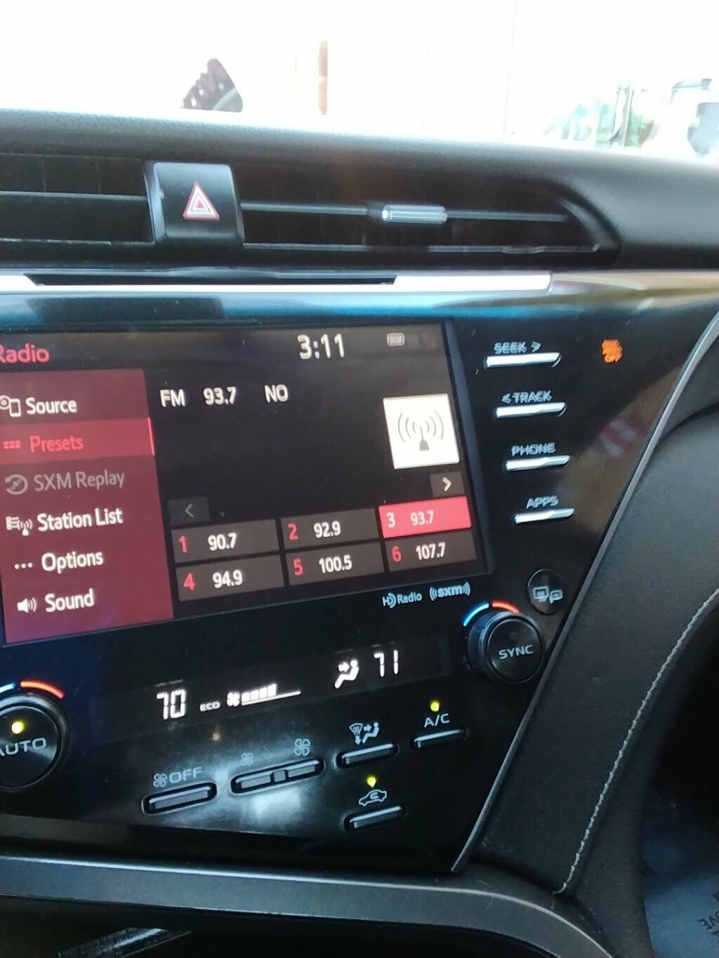Used 2019 Toyota Camry XSE FWD image 18