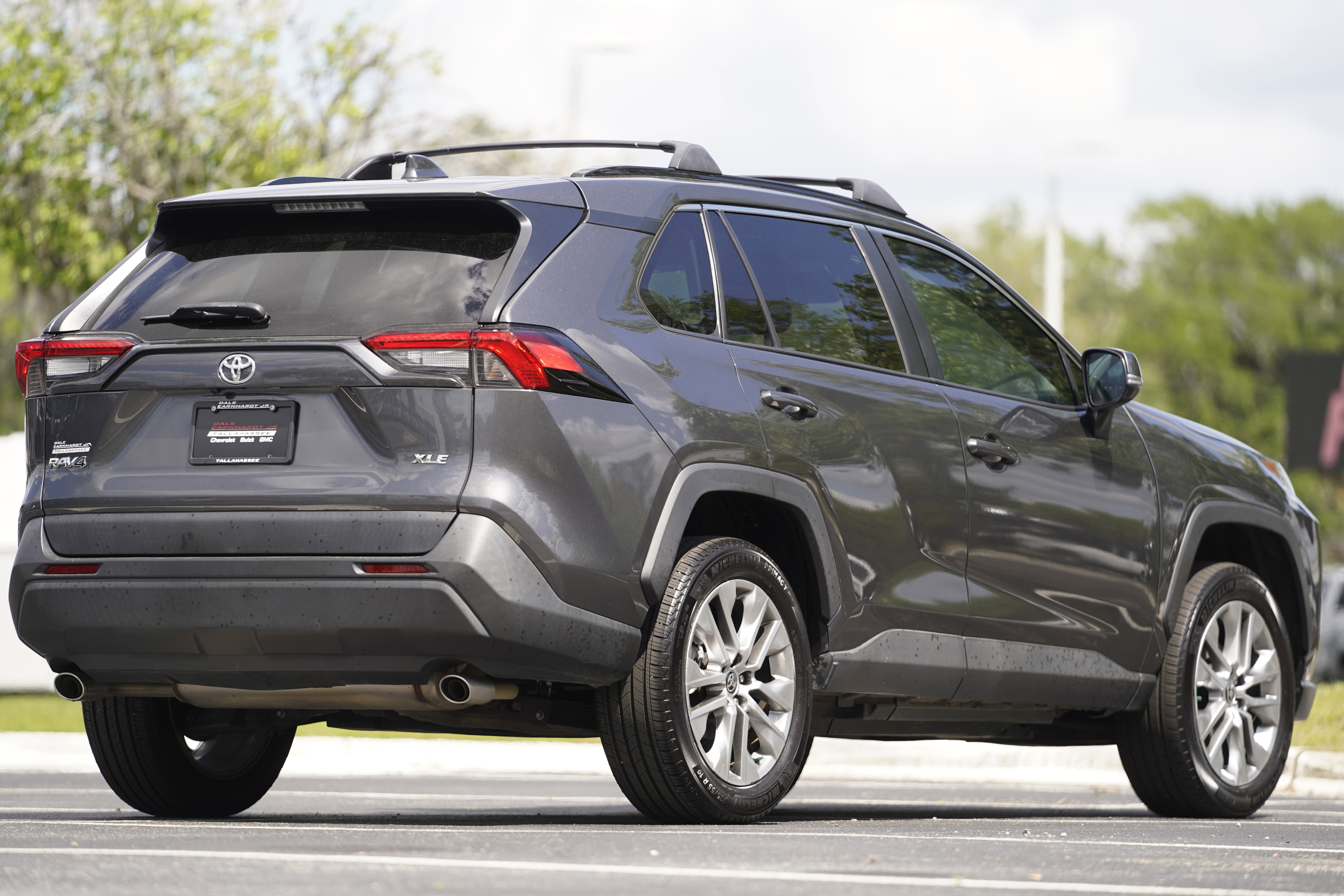 Used 2022 Toyota RAV4 XLE Premium FWD image 44