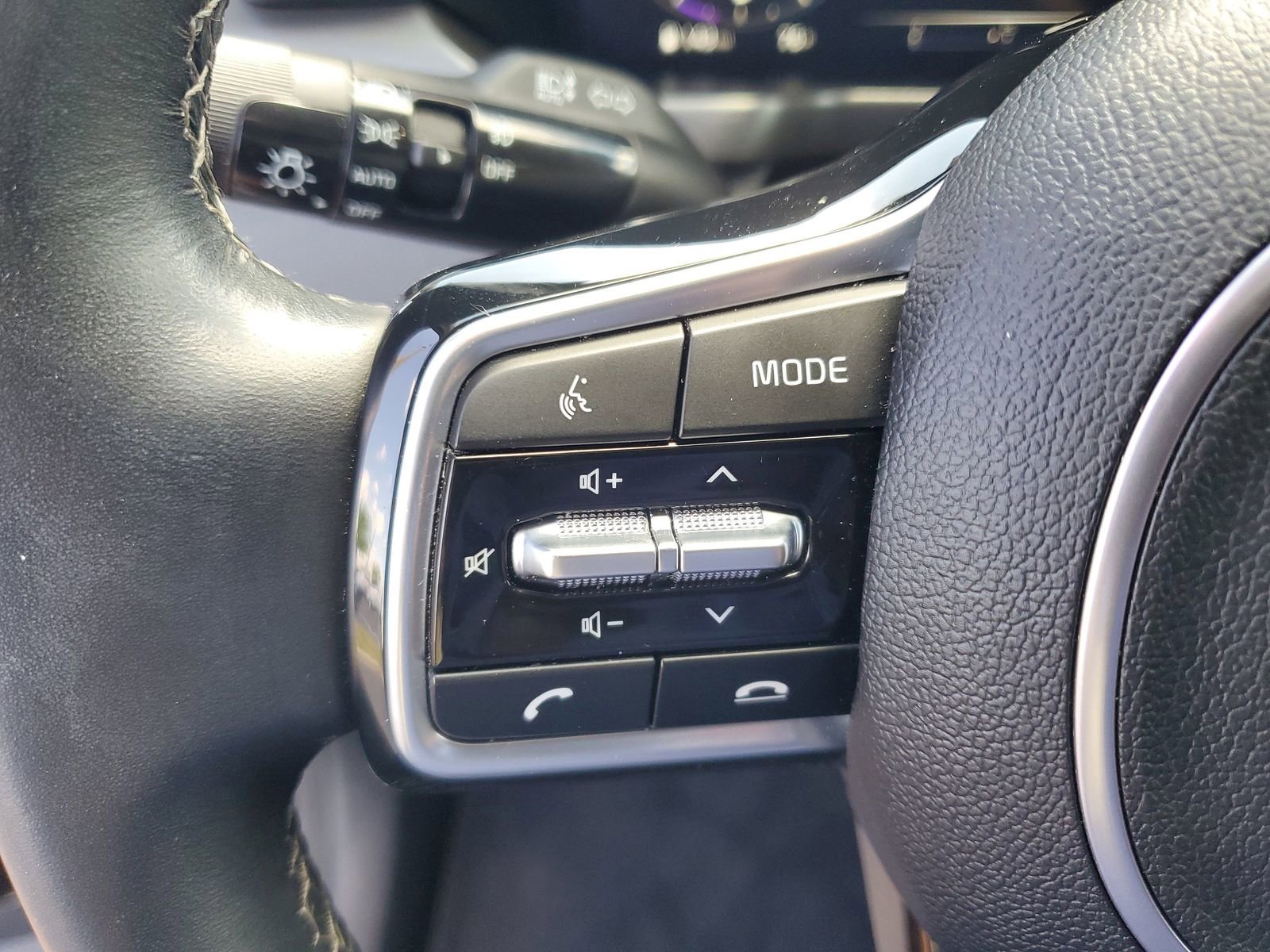Used 2023 Kia Sorento SX FWD image 21