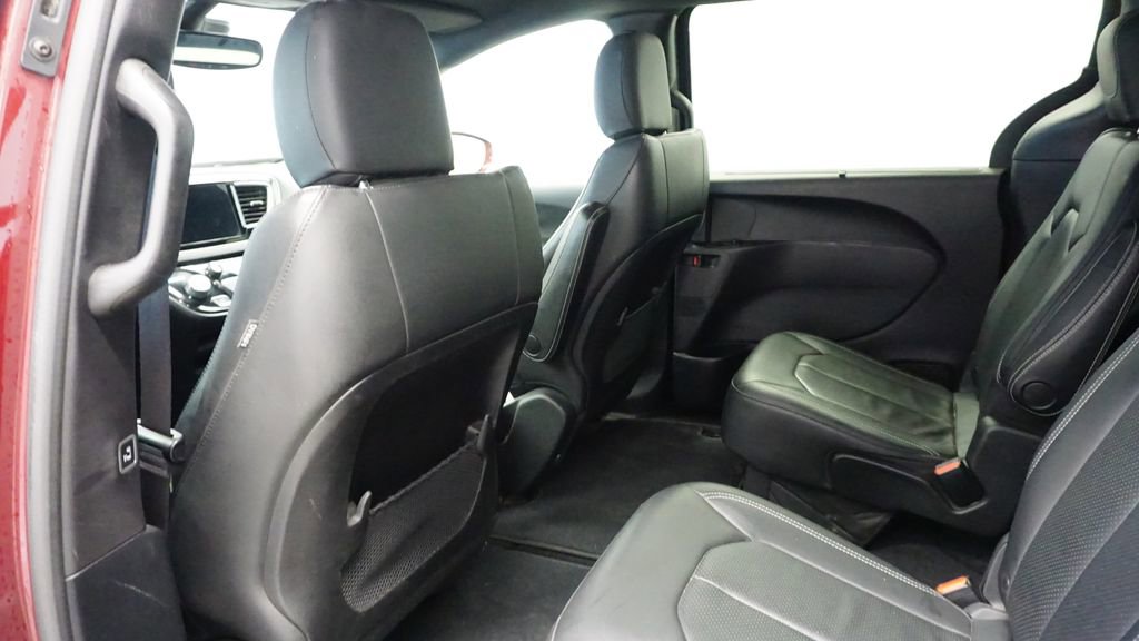 Certified 2020 Chrysler Pacifica Touring-L w/ Advanced Safetytec Group image 20