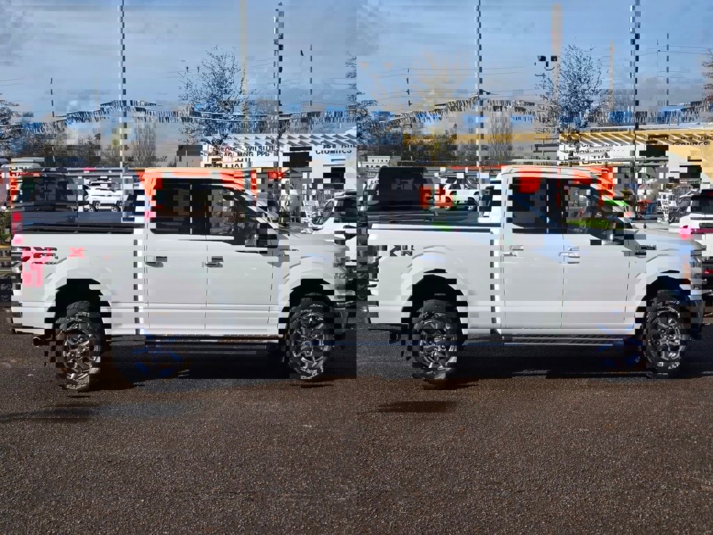 Used 2018 Ford F150 XLT w/ XTR Package image 6