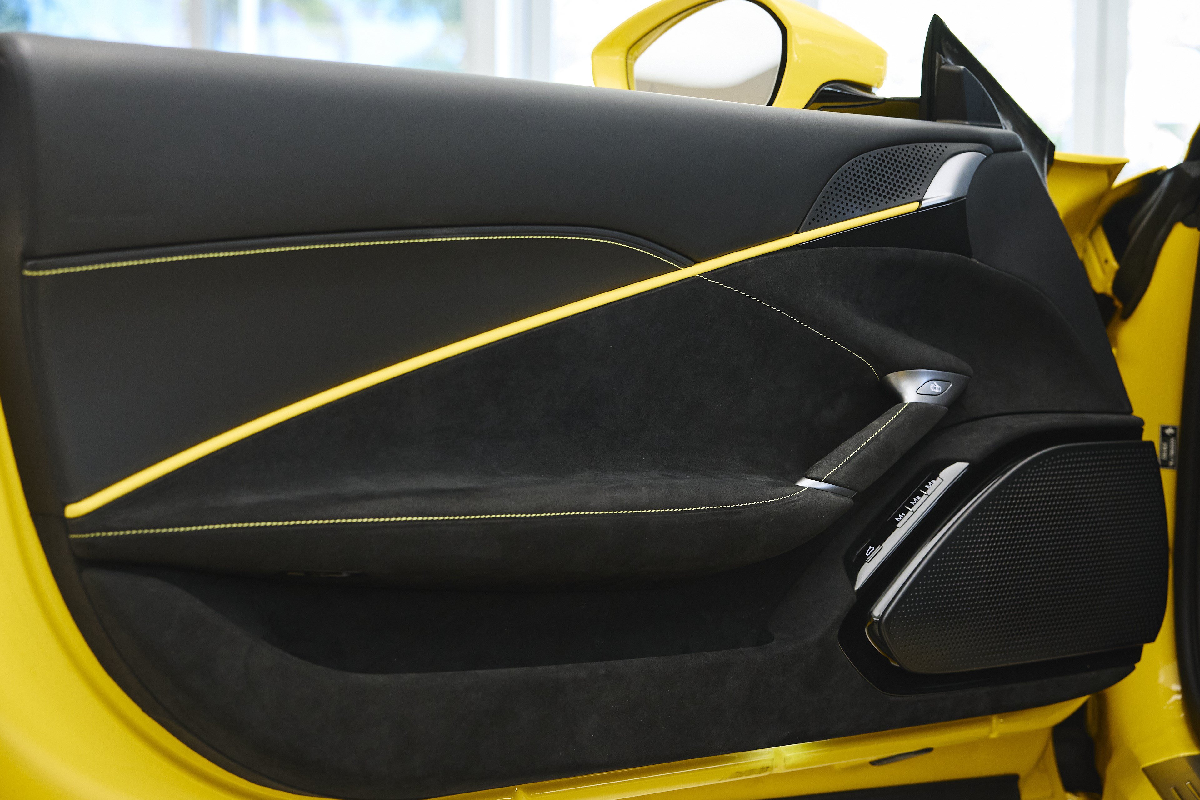 Used 2025 Ferrari Roma Spider RWD image 49