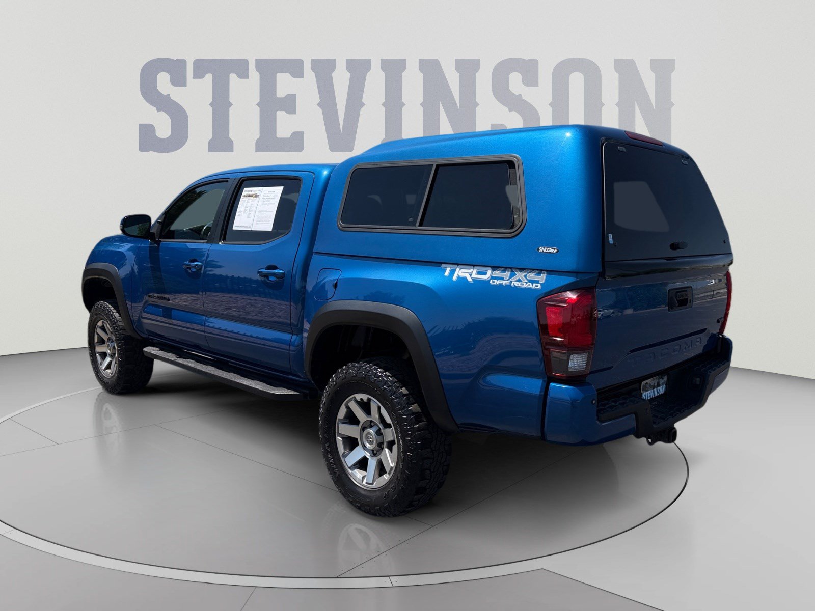 Used 2018 Toyota Tacoma TRD Off-Road w/ Technology Package AWD/4WD image 3