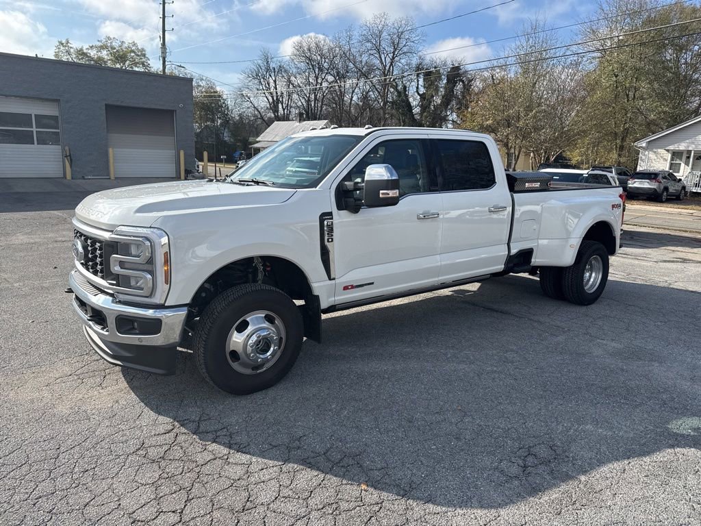 Used 2025 Ford F350 Lariat w/ Lariat Ultimate Package image 3