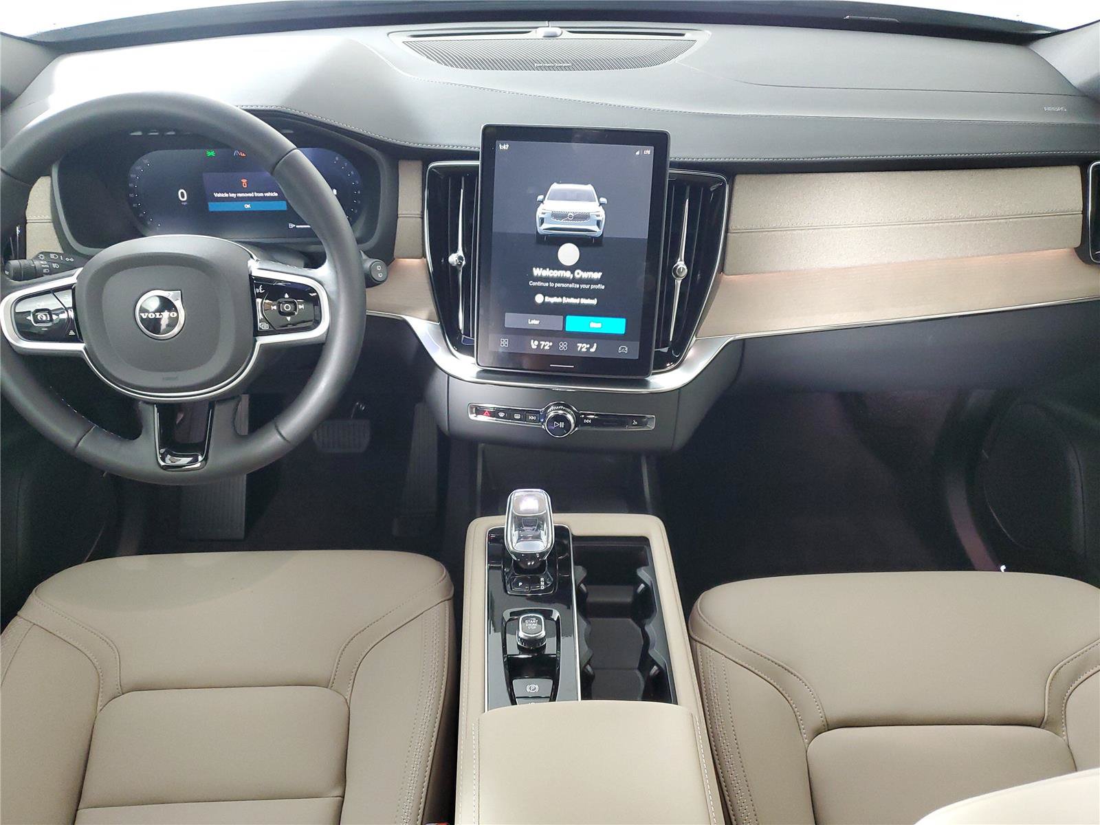 New 2026 Volvo XC90 B6 Plus w/ Protection Package Premier AWD/4WD image 16