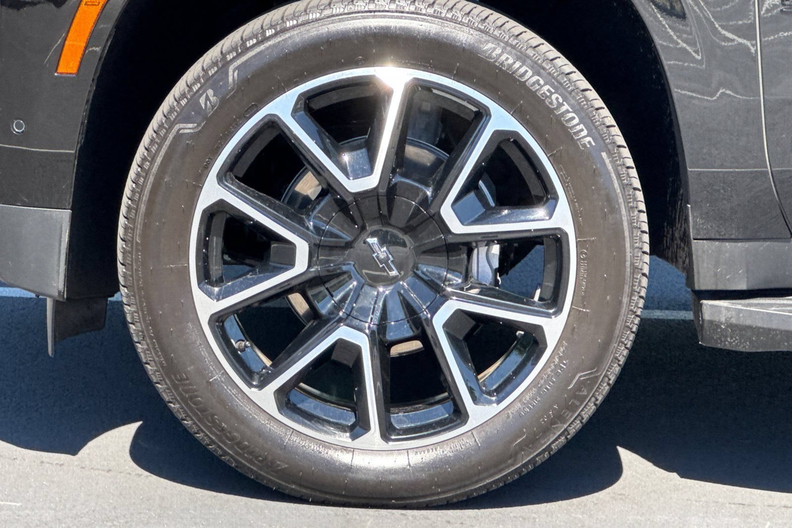 Used 2026 Chevrolet Suburban RST RWD image 15