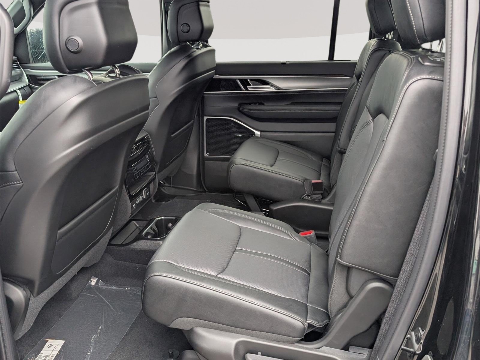 New 2026 Jeep Grand Wagoneer Limited AWD/4WD image 13