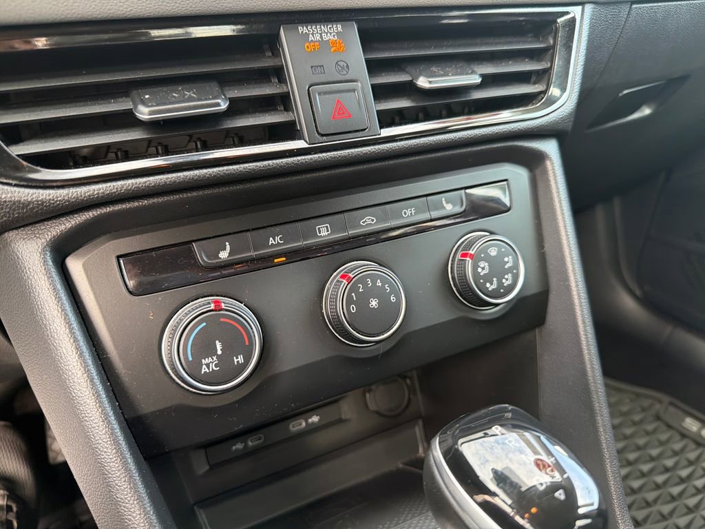 Used 2022 Volkswagen Taos SE image 36