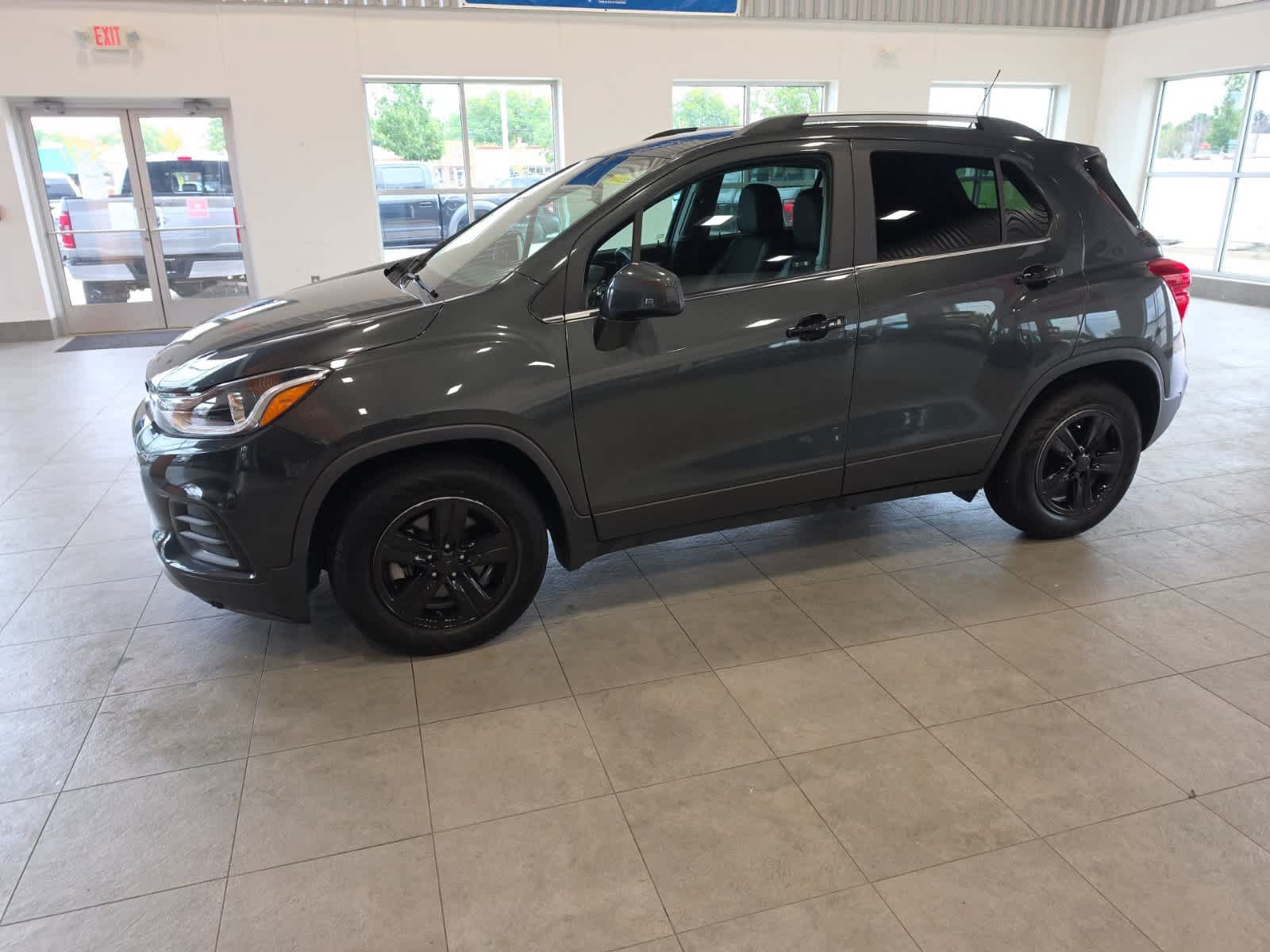 Used 2020 Chevrolet Trax LT w/ LT Convenience Package FWD image 12
