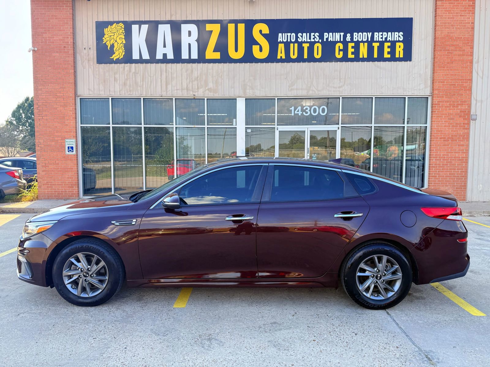 Used 2019 Kia Optima LX image 2