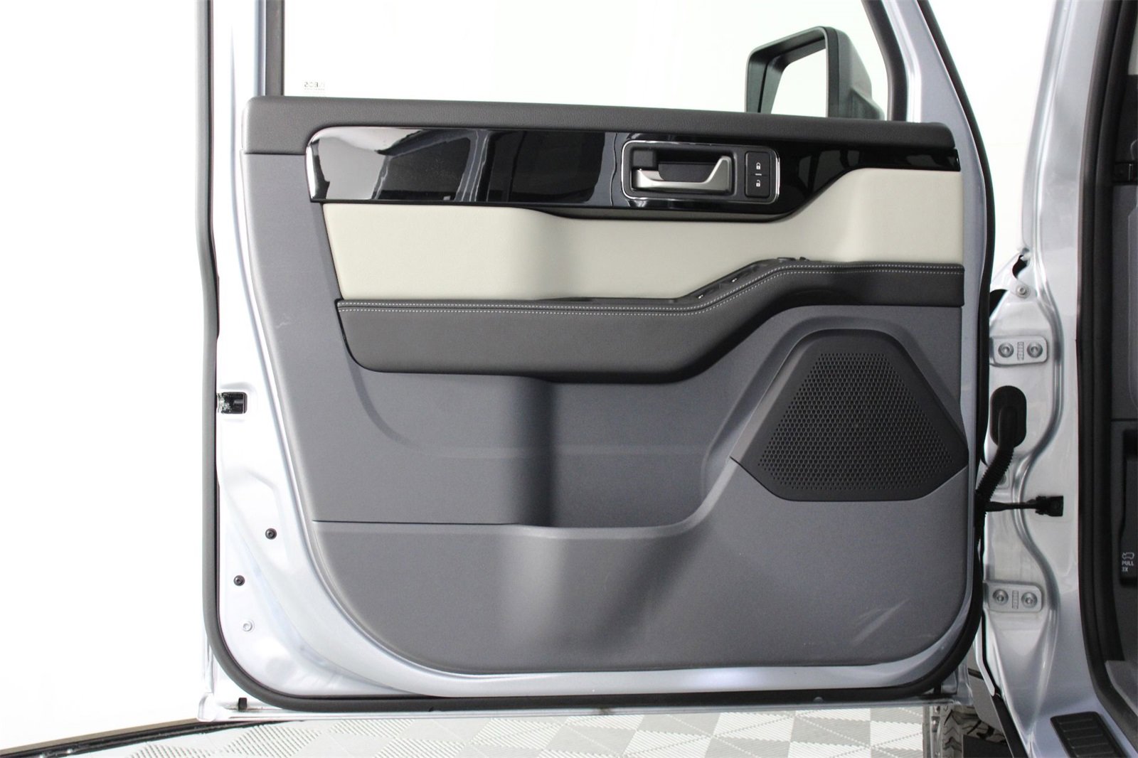 Used 2024 INEOS Grenadier Fieldmaster Edition image 17