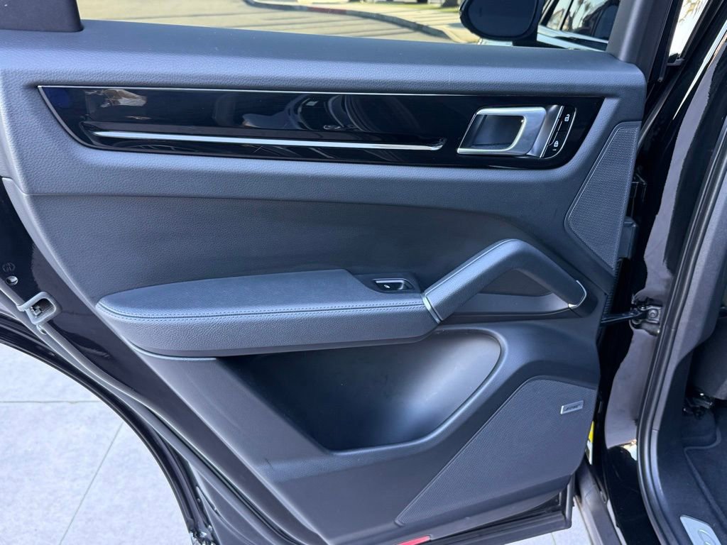 Used 2021 Porsche Cayenne image 24