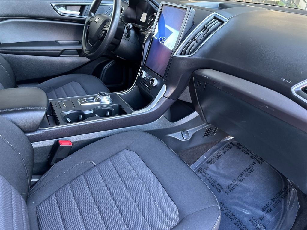 Certified 2024 Ford Edge SE w/ Black Appearance Package AWD/4WD image 15