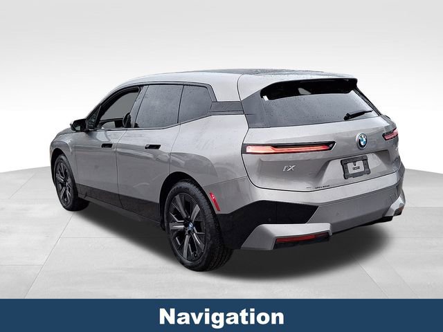 Used 2024 BMW iX xDrive50 w/ Premium Package image 5