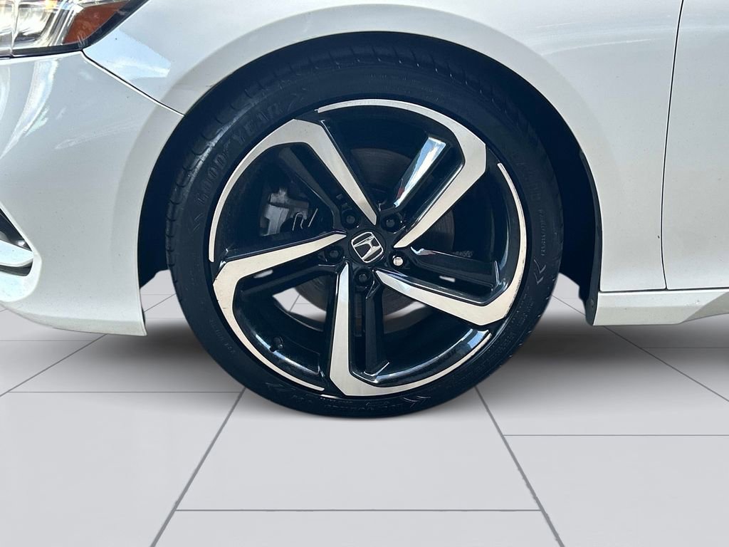 Used 2018 Honda Accord Sport image 9