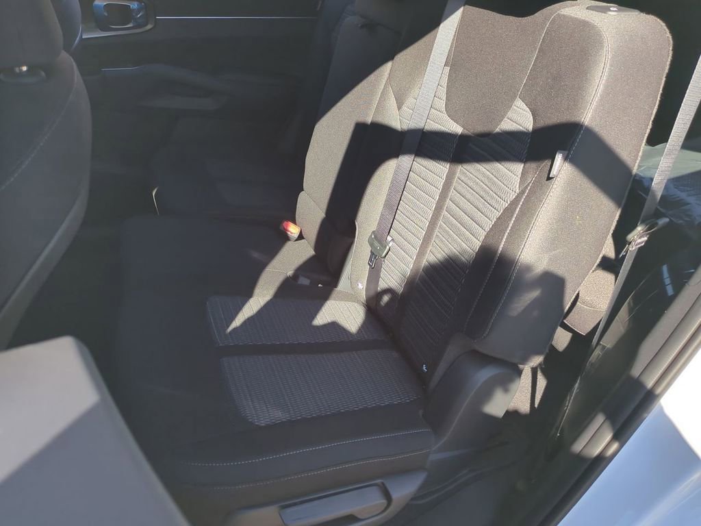 New 2026 Kia Sorento LX image 23