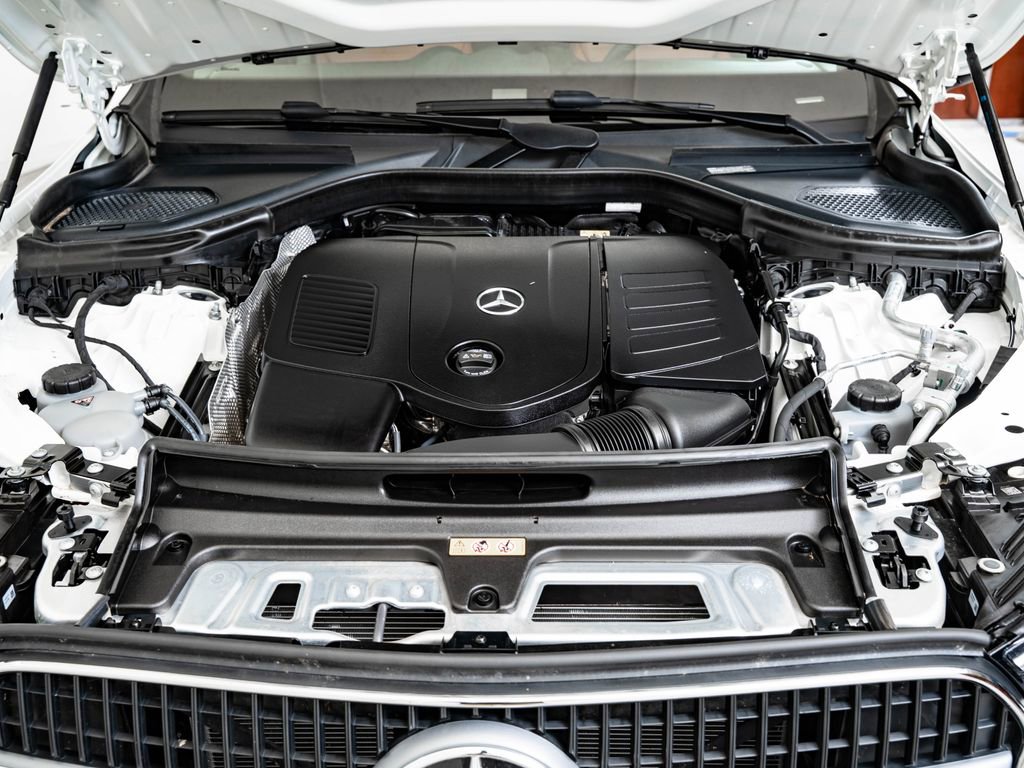 Used 2025 Mercedes-Benz GLC 300 4MATIC image 45