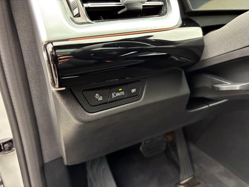 Certified 2025 BMW X1 xDrive28i w/ Premium Package image 15