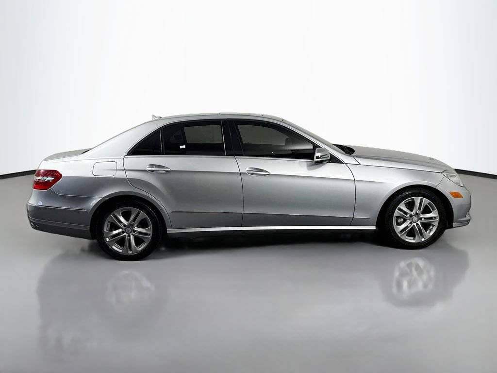 Used 2010 Mercedes-Benz E 550 Sedan image 4