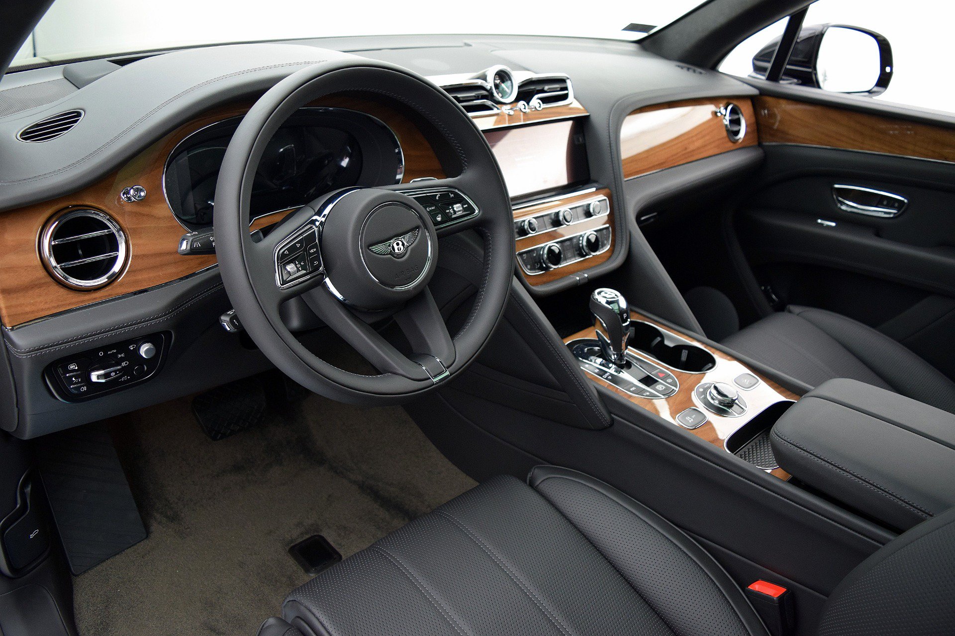 Certified 2021 Bentley Bentayga Plug-In Hybrid AWD/4WD image 16