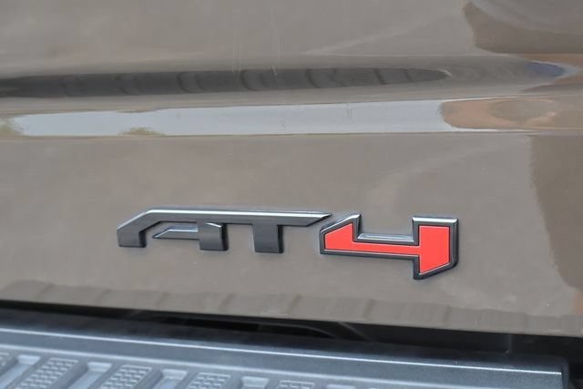 Used 2023 GMC Sierra 1500 AT4 w/ Technology Package AWD/4WD image 8