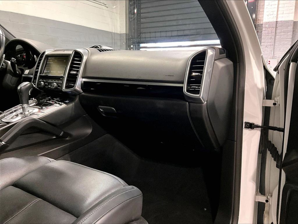 Used 2015 Porsche Cayenne Diesel image 19