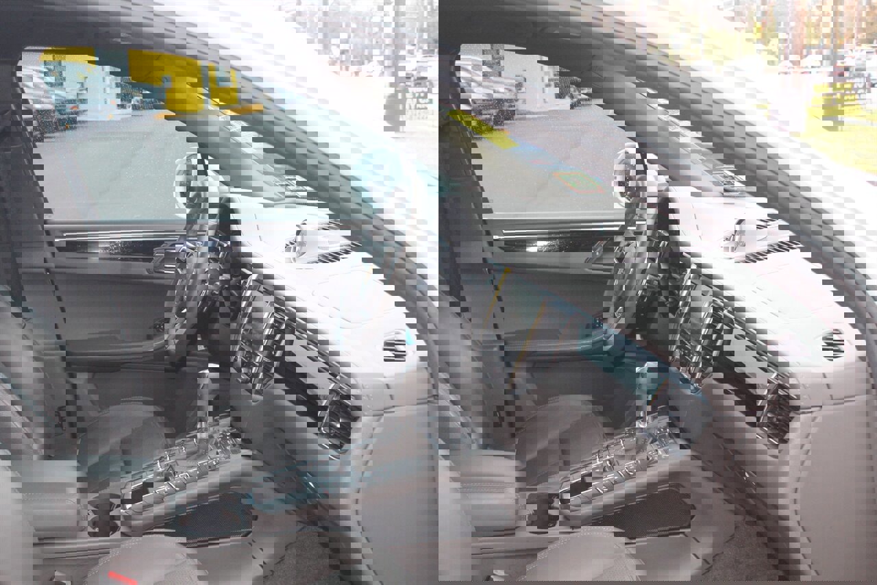 Used 2016 Porsche Macan S image 17