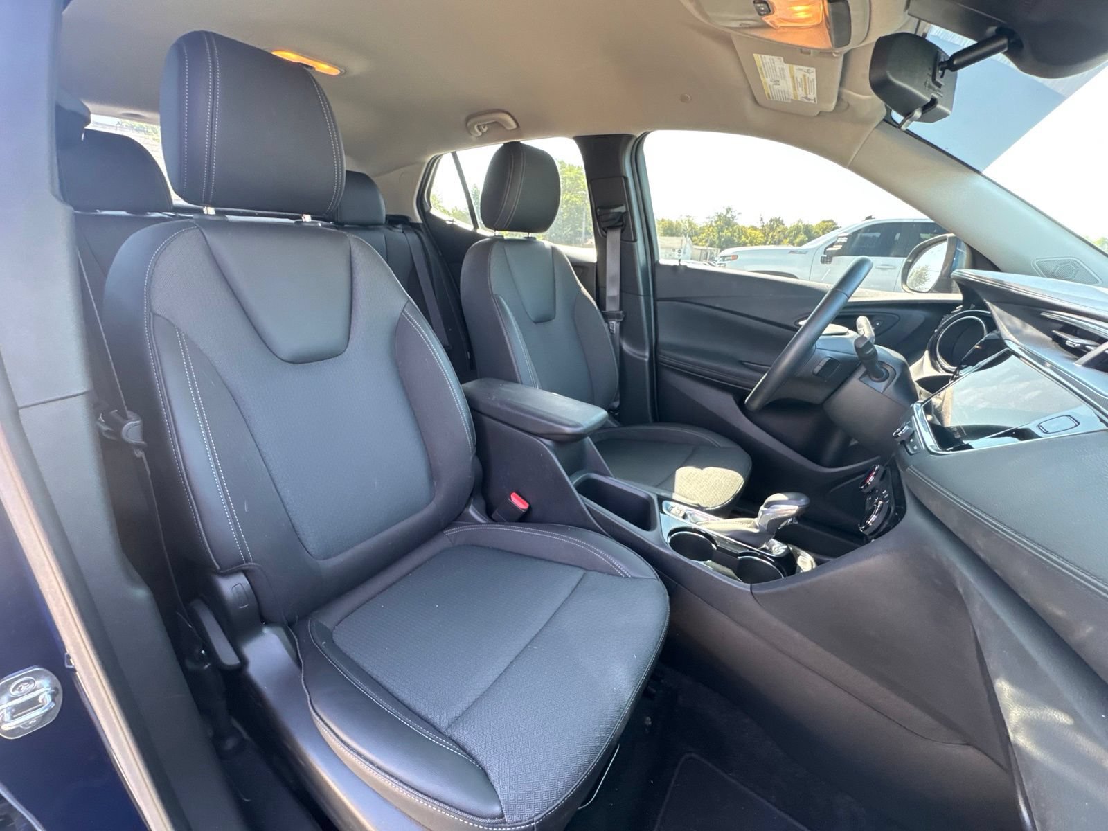 Used 2023 Buick Encore GX Preferred w/ Cold Weather Comfort Package FWD image 32
