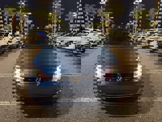 Used 2021 Volkswagen Golf 4-Door image 3