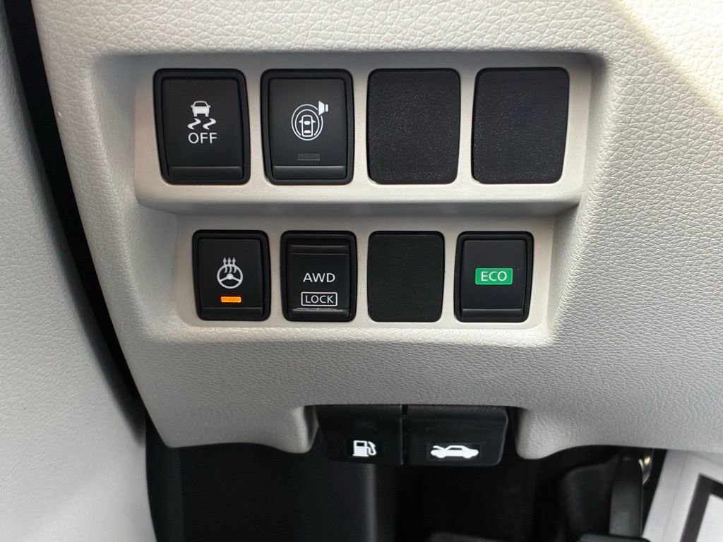 Used 2018 Nissan Rogue Sport SV w/ SV Technology Package image 21