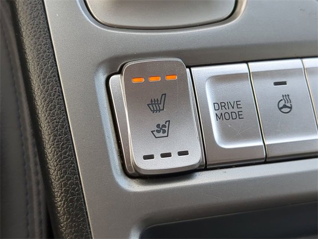 Used 2023 Hyundai Kona Limited image 23