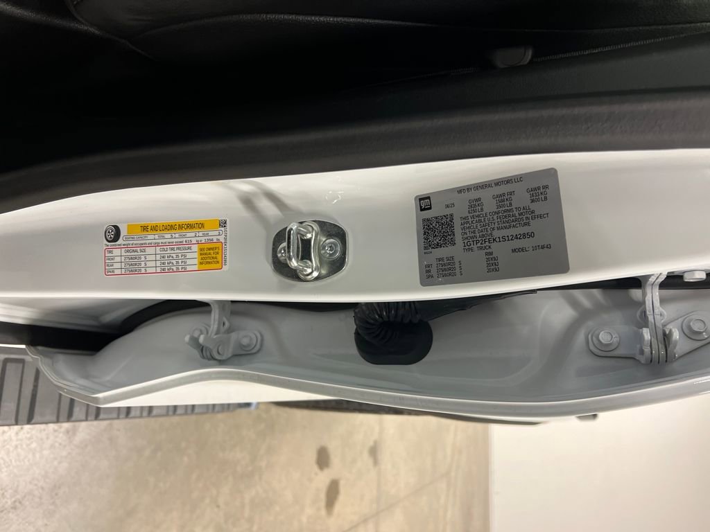 Certified 2025 GMC Canyon Denali image 29