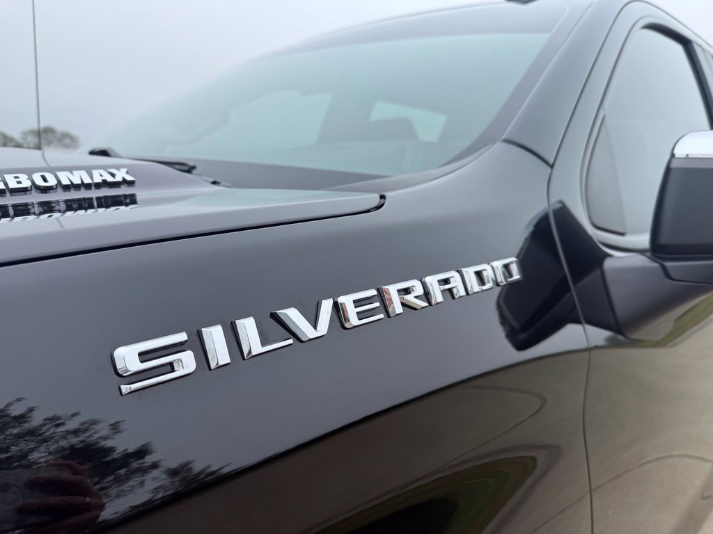 Used 2025 Chevrolet Silverado 1500 LT AWD/4WD image 13