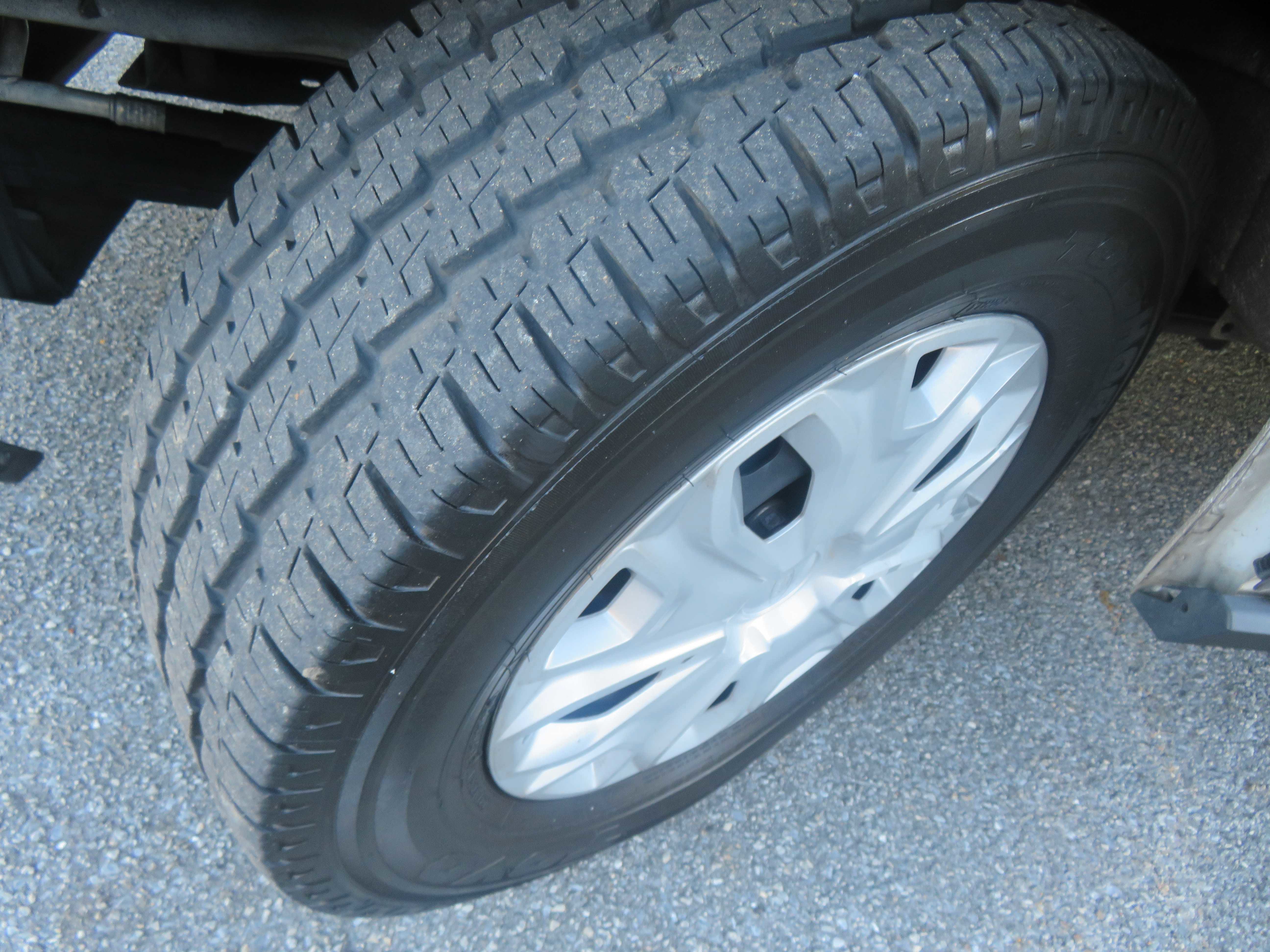 Used 2018 Ford Transit 150 XLT image 11