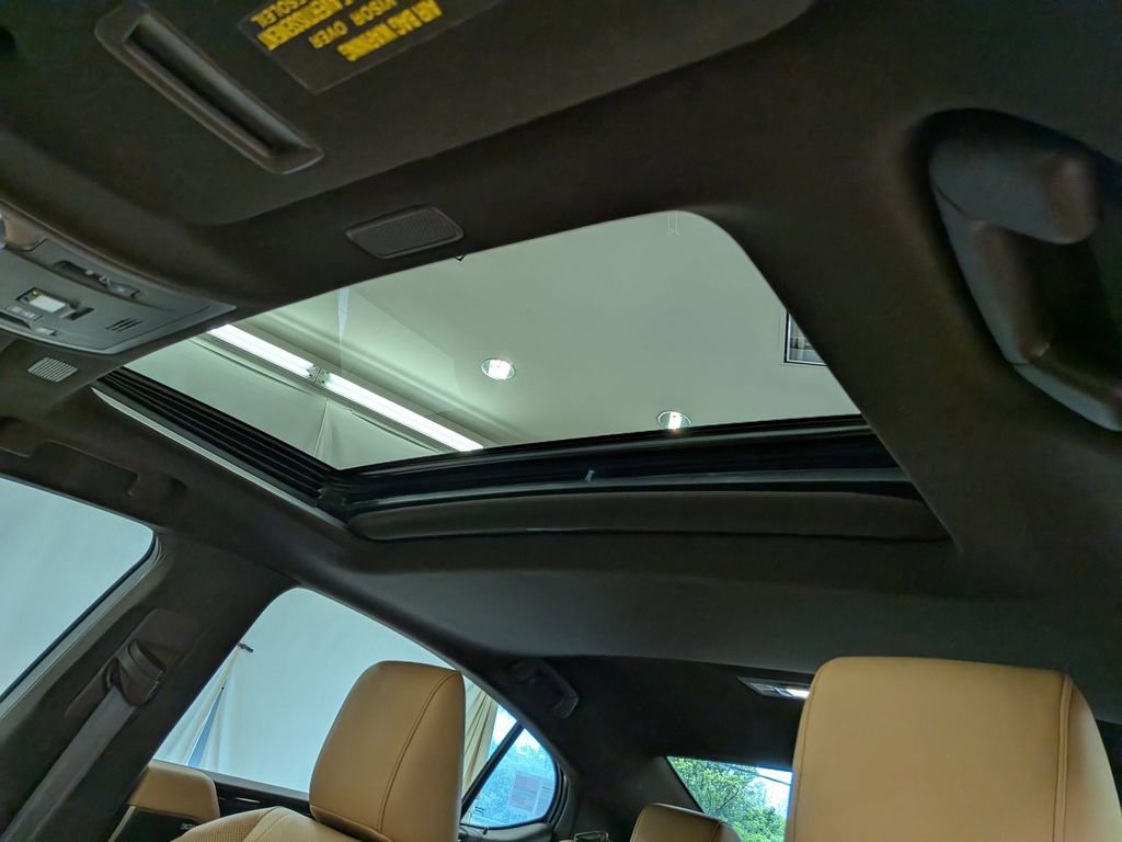 Used 2020 Lexus ES 300h w/ Accessory Package 2 FWD image 16